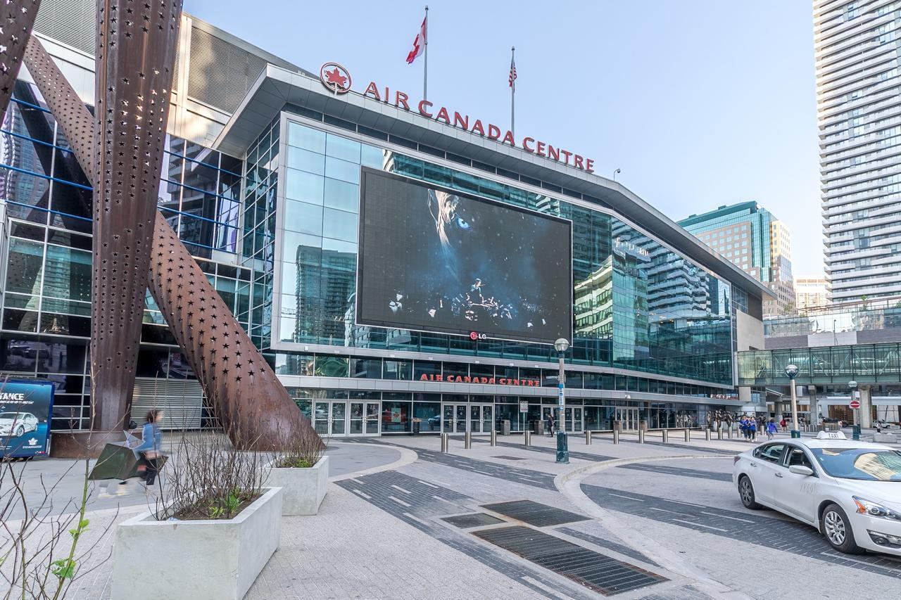 Globalstay Maple Leaf Square Toronto Exterior photo