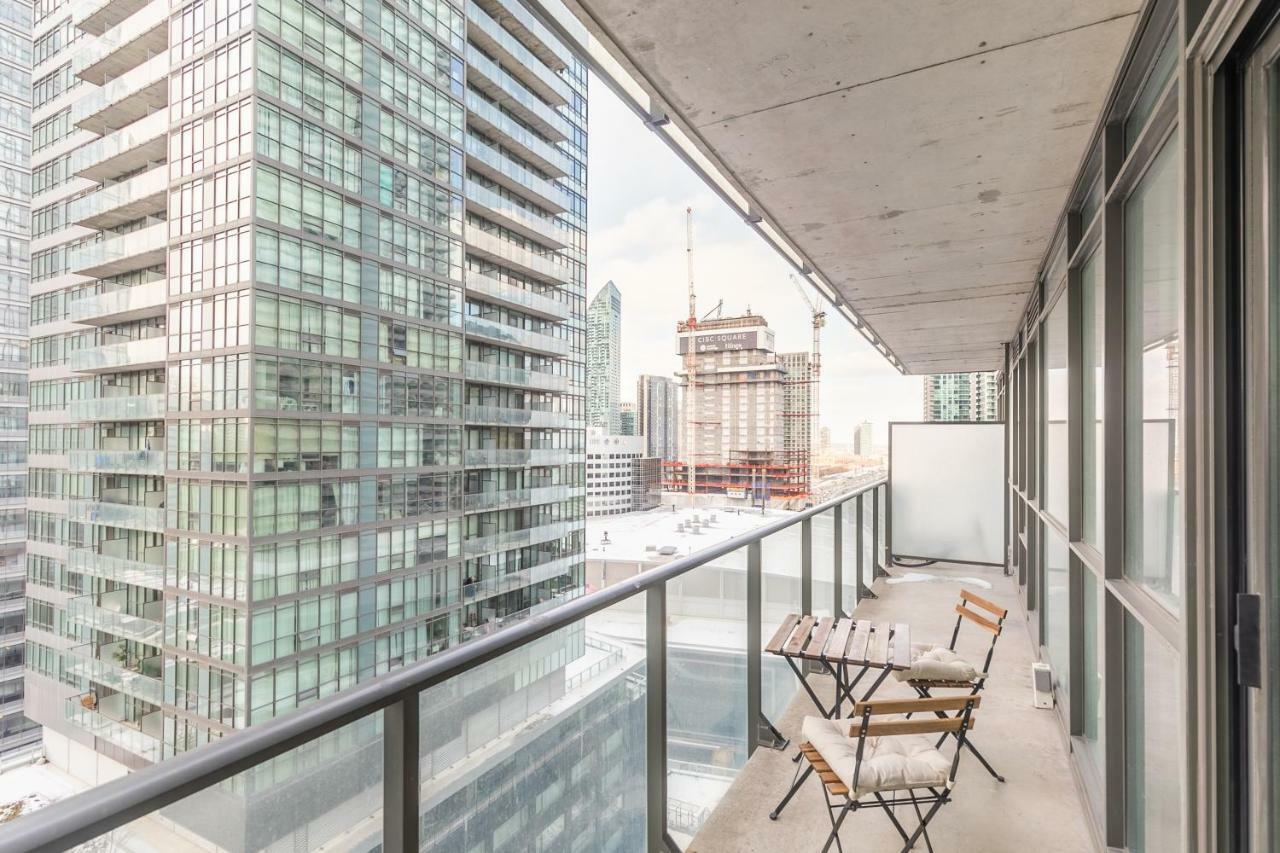 Globalstay Maple Leaf Square Toronto Exterior photo